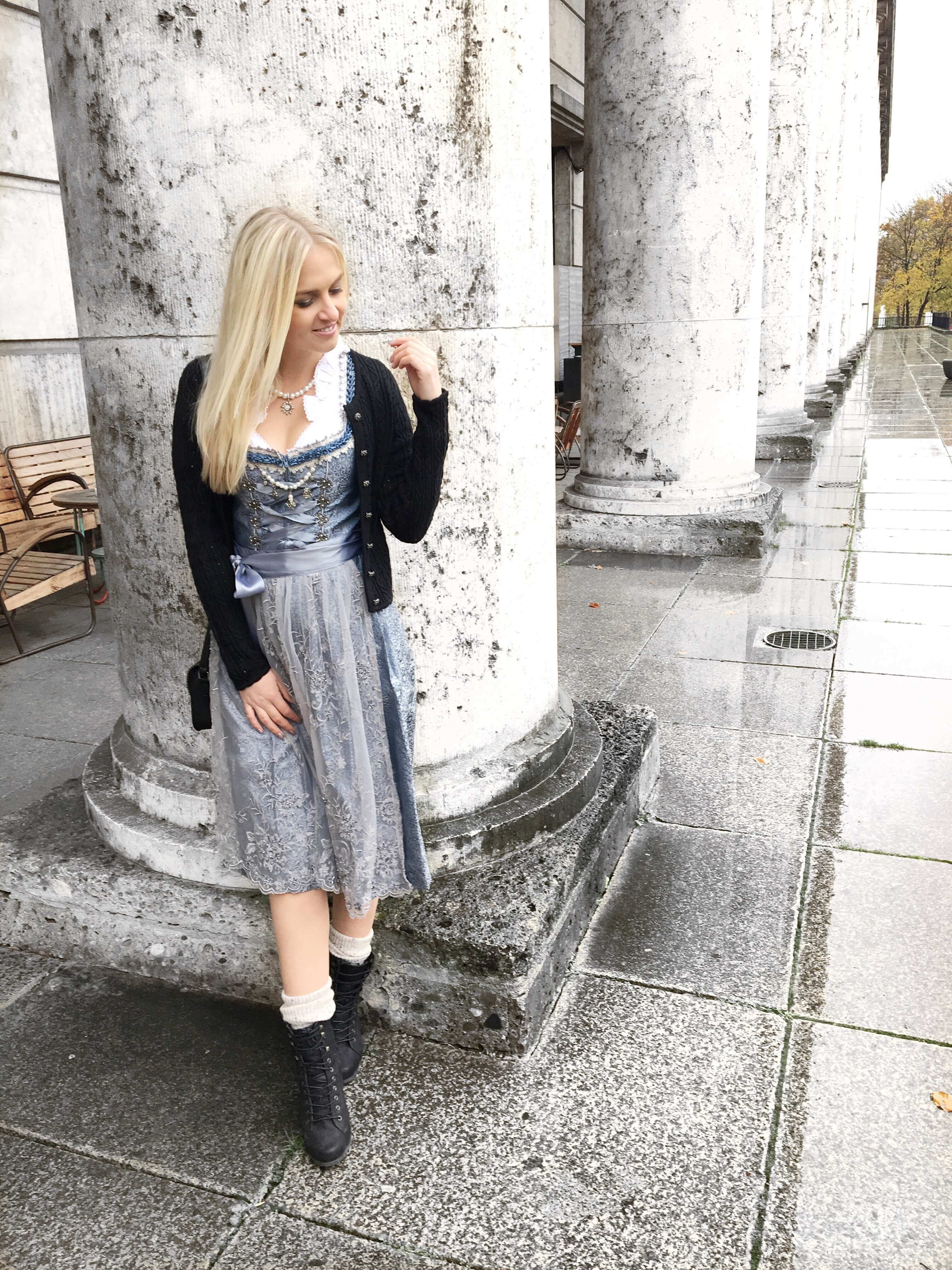 Dirndl im Herbst oder Winter, 10 Tipps und Tricks, Fashion Blog Katefully München Oktoberfest Tracht