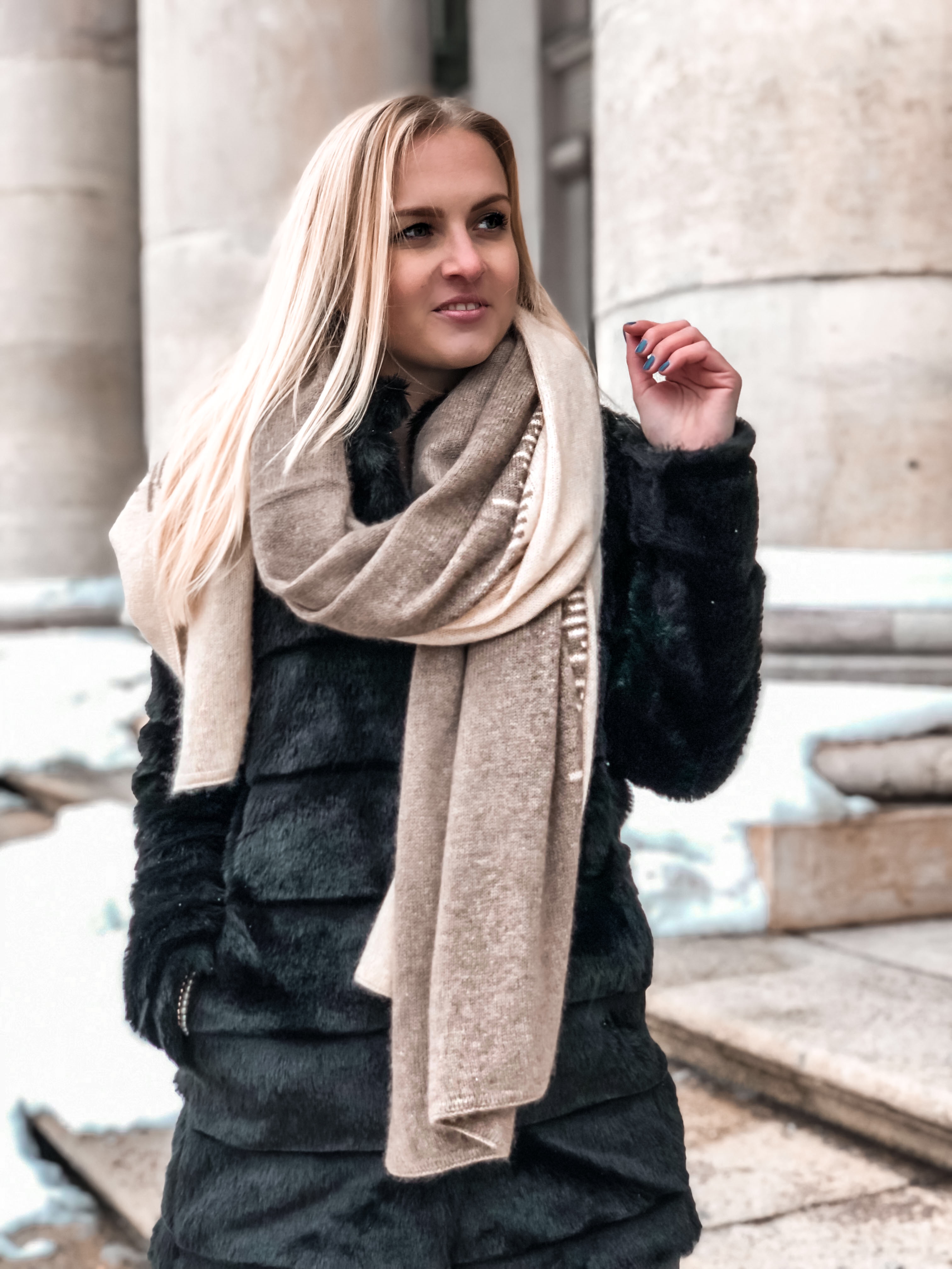 Fashionblog, Modeblog, Kaschmir, Katefully, Schal, Winter, Outfitinspiration, Wolle, Mantel, München, Model, Fashion